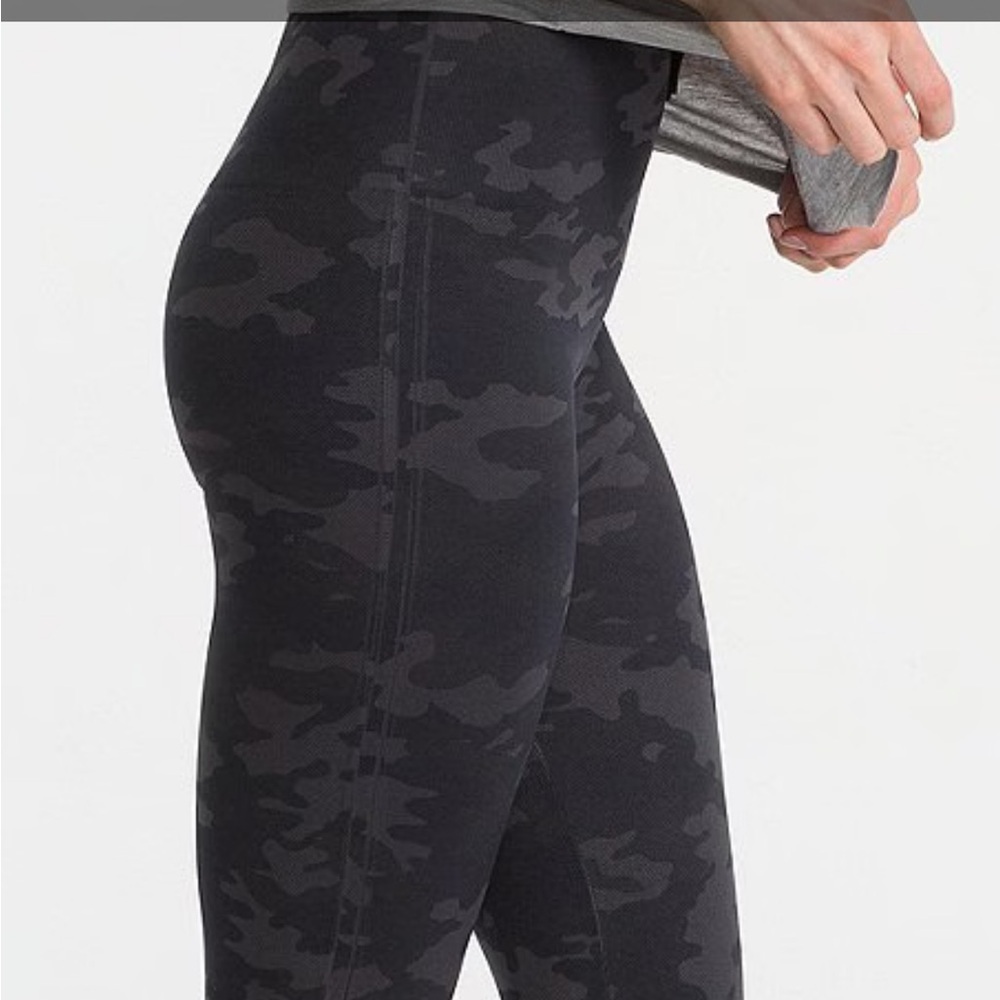 Spanx black camo cropped leggings, medium, new